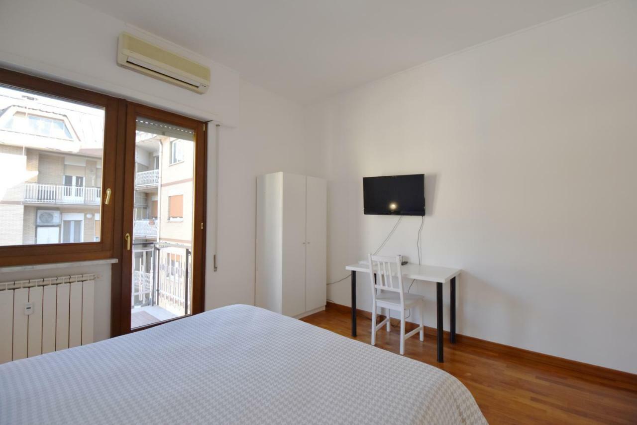 Nice And Warm Rooms Rome Exterior photo